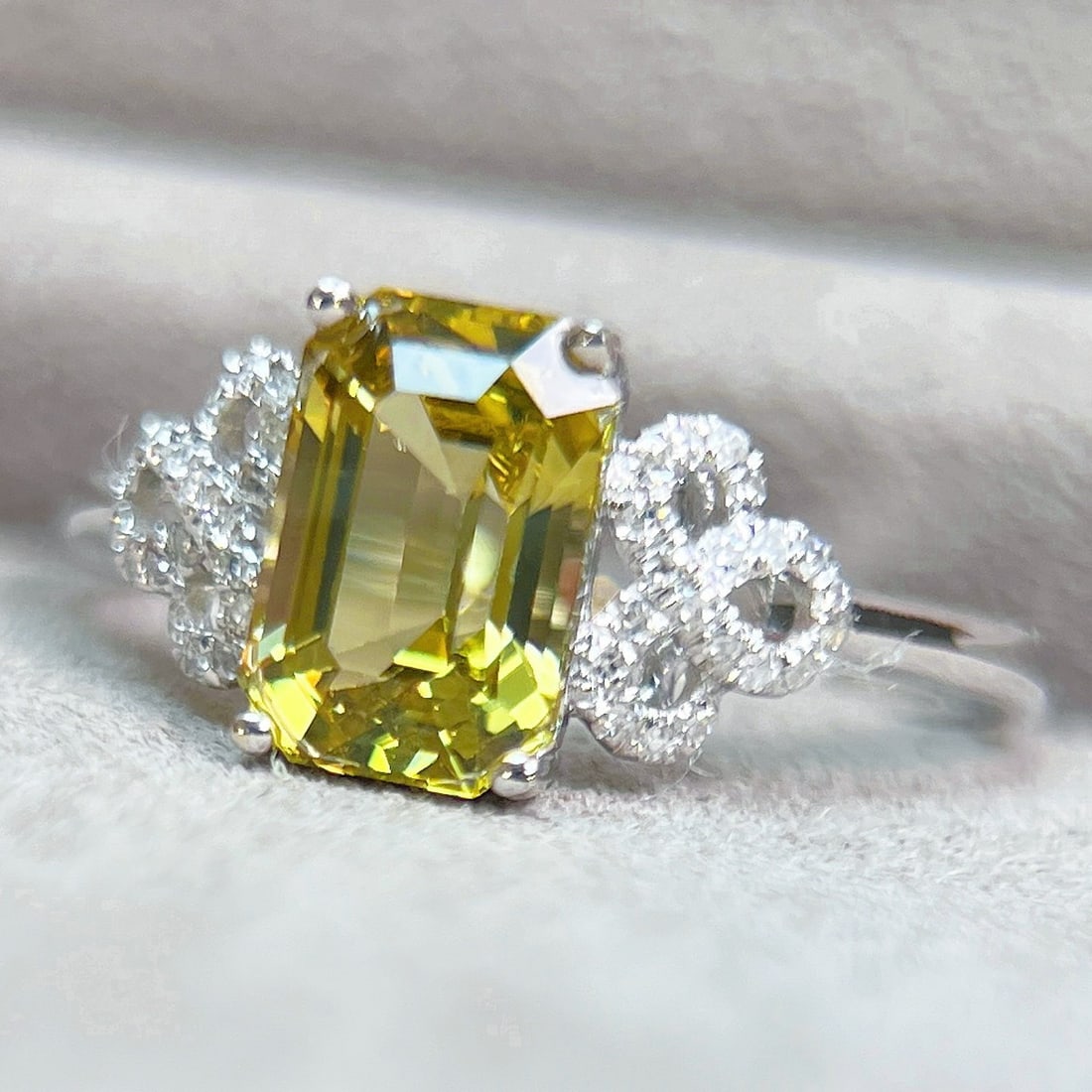 14k Gold 1.96 Ctw Natural Chrysoberyl & Diamond Ring - 2