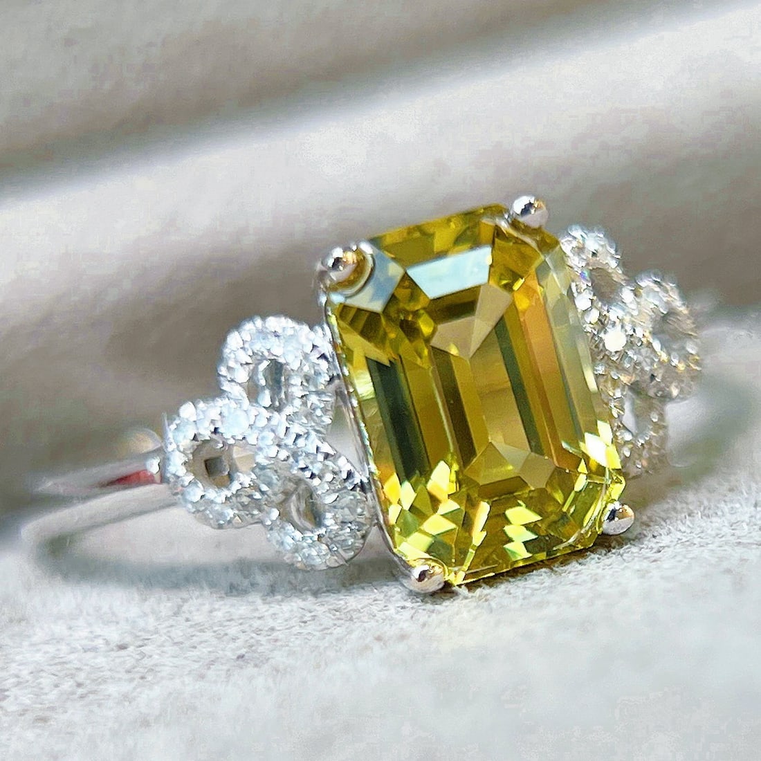 14k Gold 1.96 Ctw Natural Chrysoberyl & Diamond Ring - 4