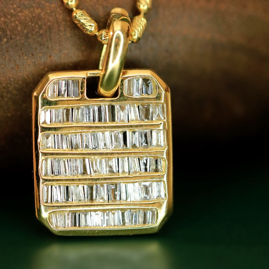 14k Gold 0.35 Ct Natural H Diamond Pendant( Without Chain ): Ref:231156187 // gold content:14k gold // main gemstone:diamond // shape:baguette // carat weight:0. 35ct // clarity grade:vs-si // color:h // treatment:natural // Condition: New Low Estimate: