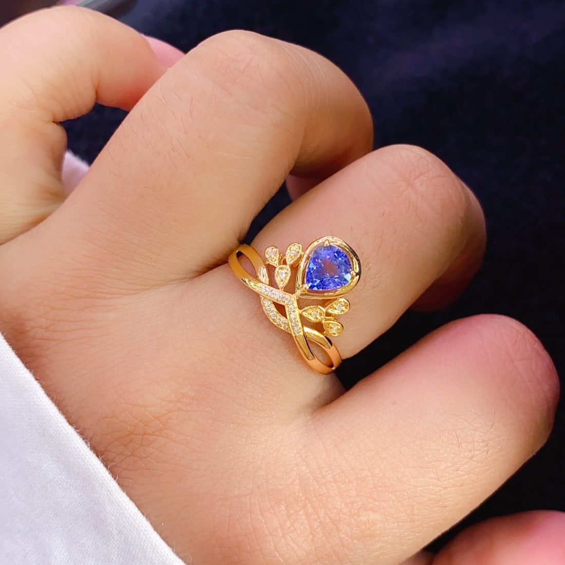 14k Gold 0.88 Ct Natural Sapphire & Diamond Ring - 3