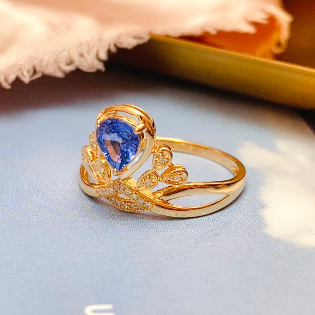 14k Gold 0.88 Ct Natural Sapphire & Diamond Ring - 4