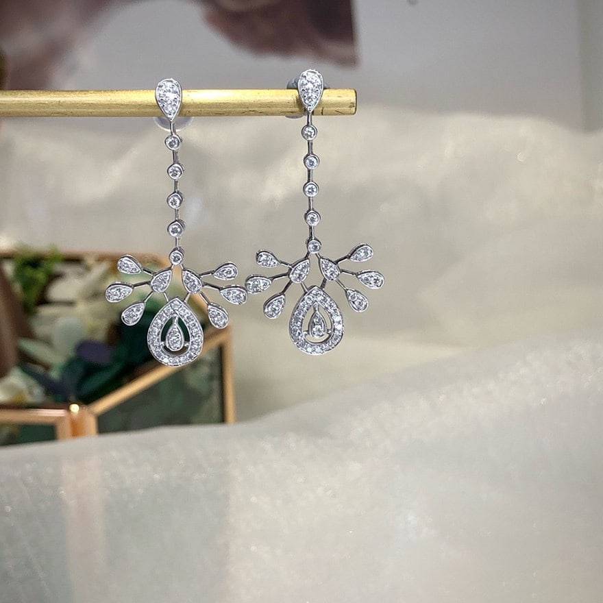 14k Gold 0.5 Ct Natural H Diamond Earrings: Ref:231156190 // gold content:14k gold // main gemstone:diamond // shape:round // carat weight:0. 5ct // clarity grade:vs-si // color:h // treatment:natural // cut grade:g // Condition: New Low