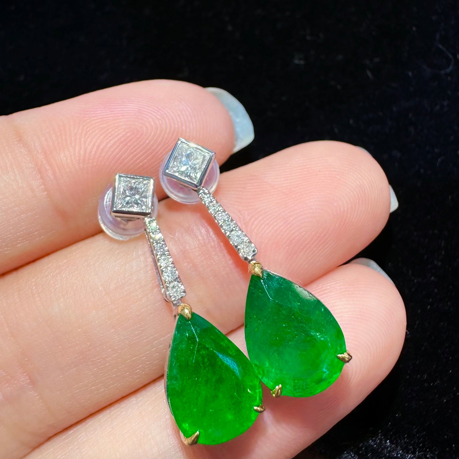 14k Gold 4.6 Ct Vivid Green Natural Emerald & Diamond Earrings - 3