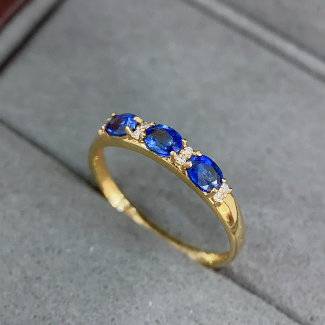 14k Gold 0.9 Ct Natural Sapphire & Diamond Ring - 2
