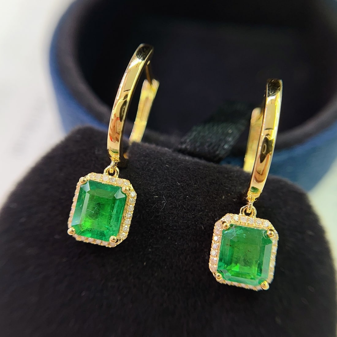14k Gold 2.25 Ct Natural Emerald & Diamond Earrings - 3