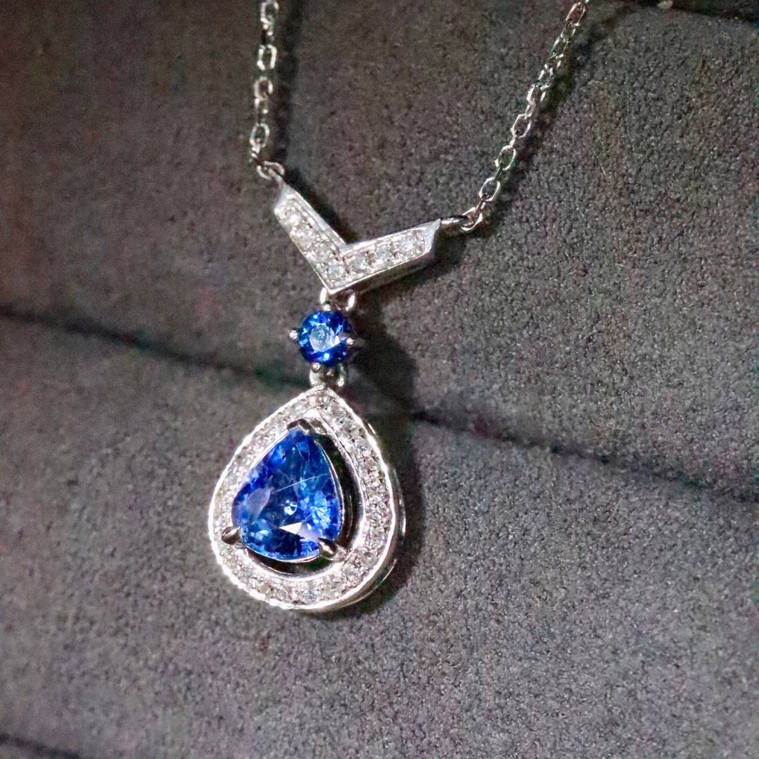14k Gold 0.92 Ctw Natural Sapphire & Diamond Necklace - 2