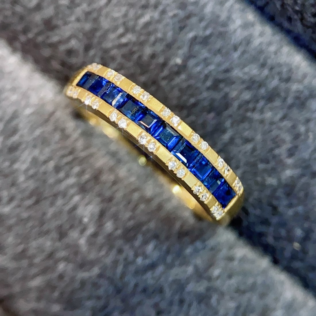 14k Gold 0.9 Ct Natural Sapphire & Diamond Ring: Ref:231156216 // gold content:14k gold // ring size:7. 25us // // main gemstone:sapphire // shape:square // carat weight:0. 9ct // color:blue // treatment:natural // // adjacent gemstone 2 : diamond /