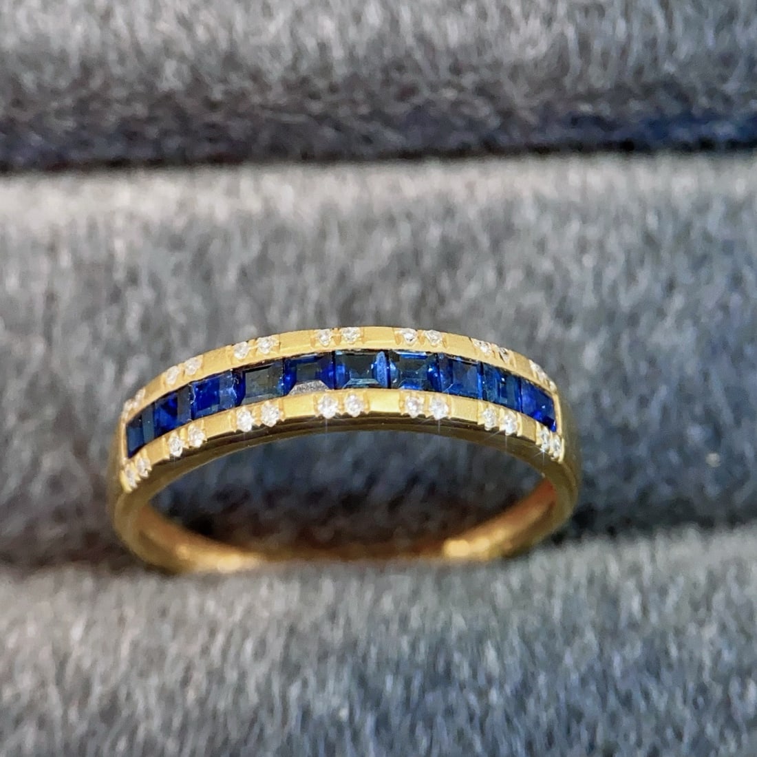 14k Gold 0.9 Ct Natural Sapphire & Diamond Ring - 4