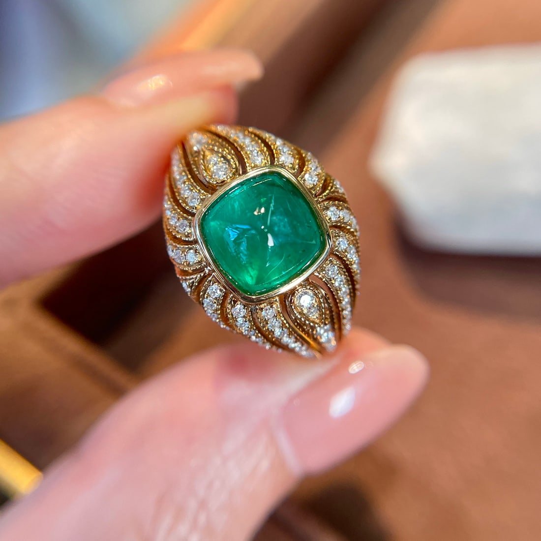 14k Gold 2 Ct Natural Emerald & Diamond Ring - 2