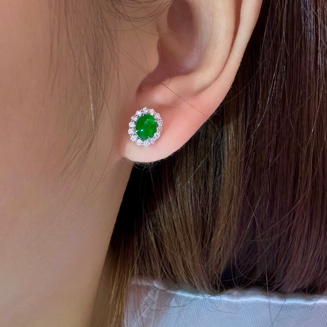 14k Gold 1.3 Ct Natural Emerald & Diamond Earrings - 4