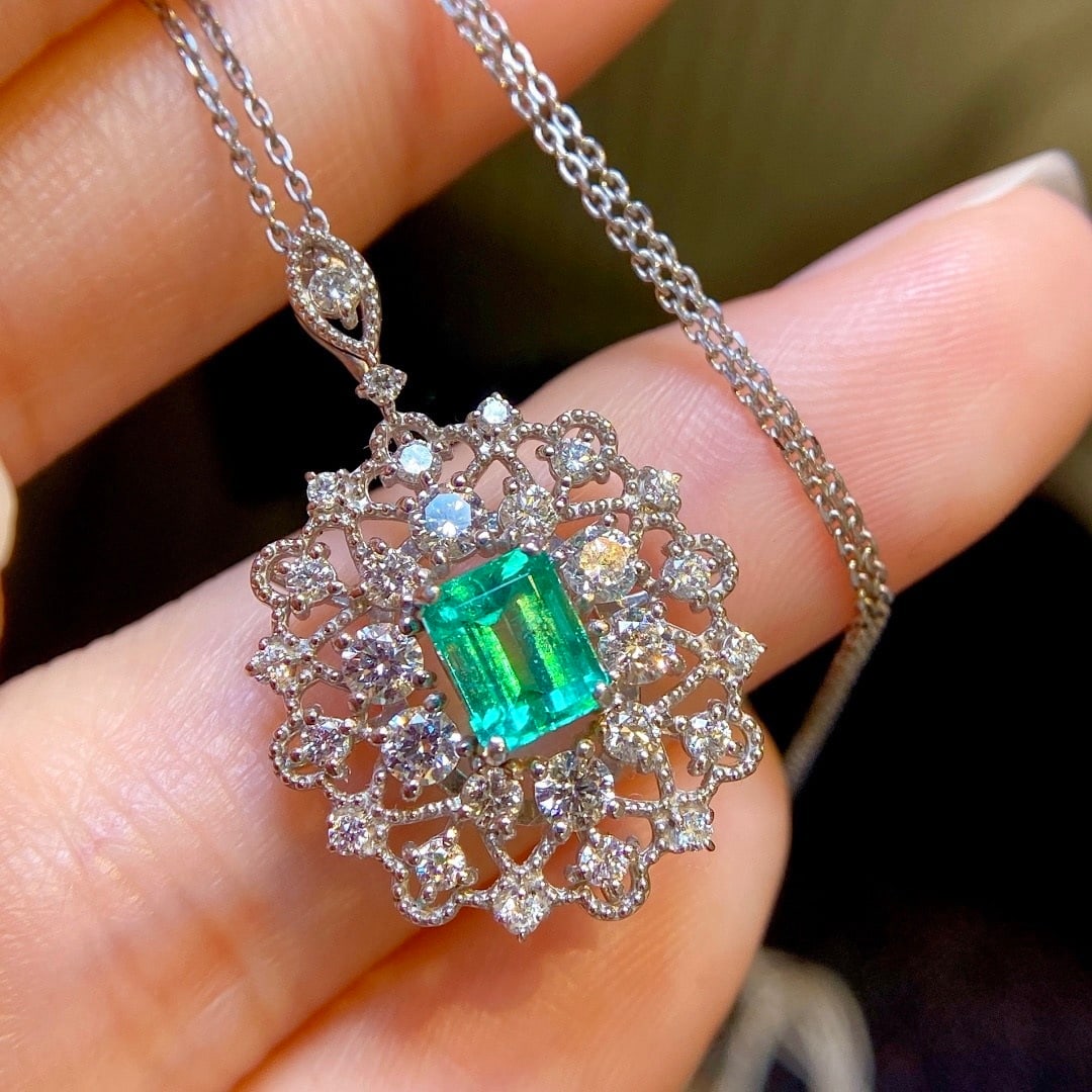 14k Gold 1.53 Ctw Natural Emerald & Diamond Pendant( Without Chain ) - 3