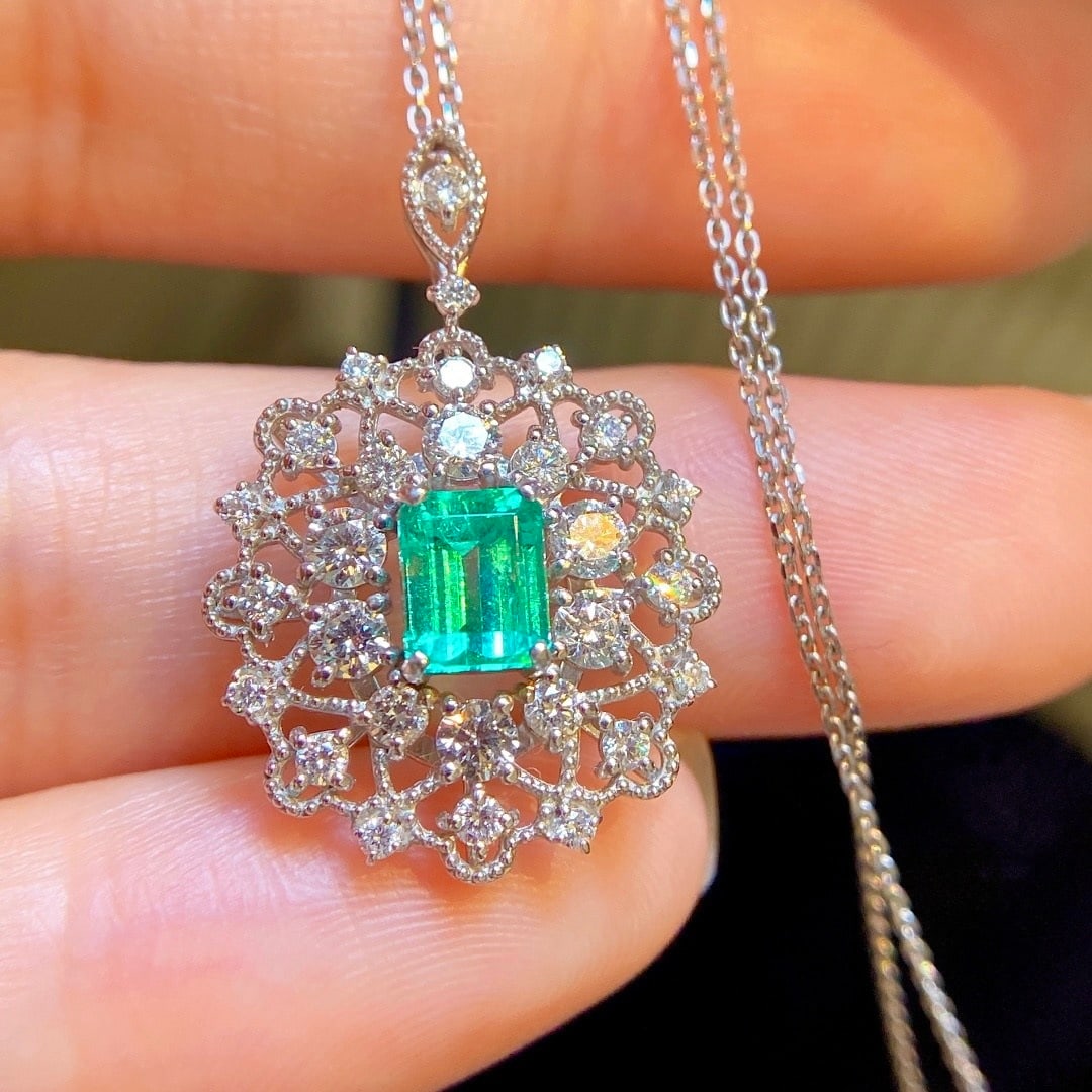 14k Gold 1.53 Ctw Natural Emerald & Diamond Pendant( Without Chain ) - 4
