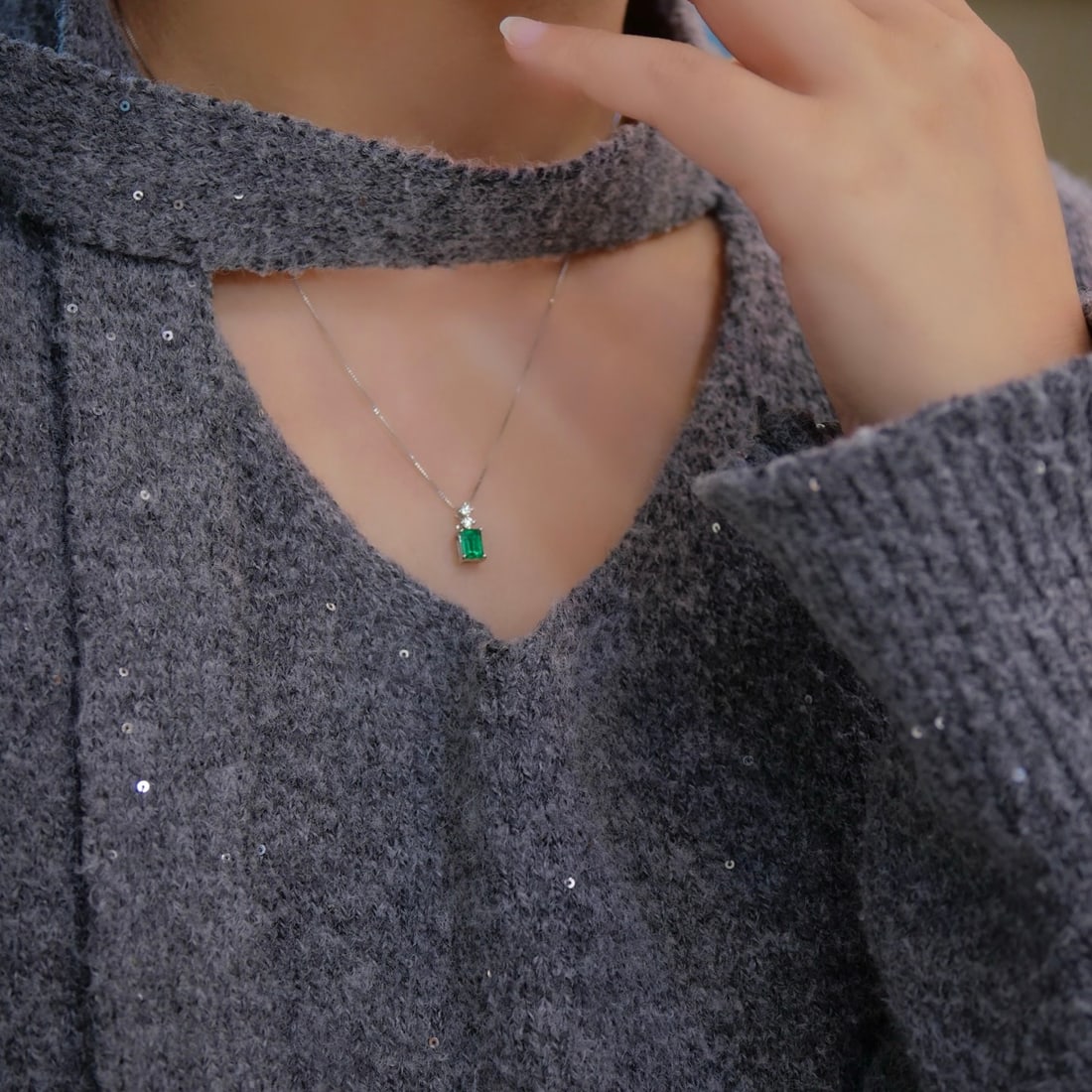 14k Gold 0.70 Ctw Natural Emerald & Diamond Necklace - 5