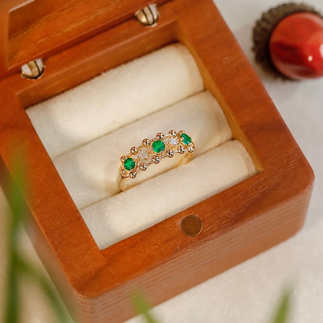 14k Gold 0.31 Ctw Natural Emerald & Diamond Ring - 4