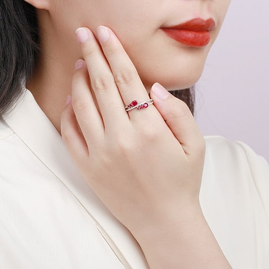 14k Gold 0.86 Ctw Natural Ruby & Diamond Ring - 6