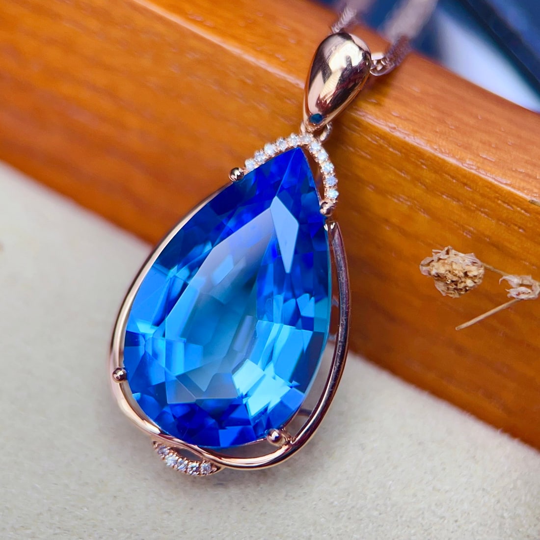 14k Gold 19.85 Ctw Natural Topaz & Diamond Pendant( Without Chain ) - 3