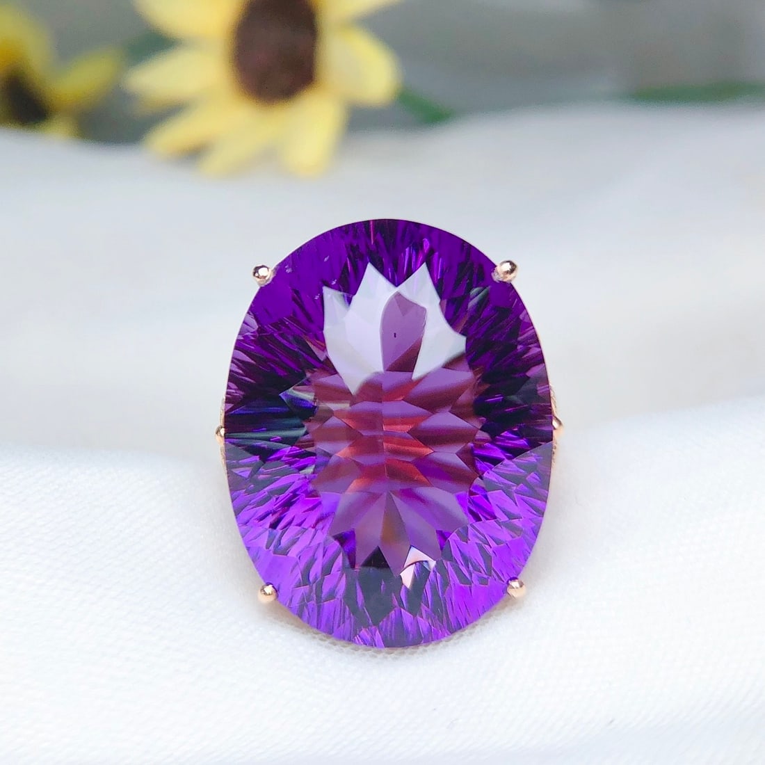 14k Gold 37.20 Ct Natural Amethyst & Diamond Ring - 3