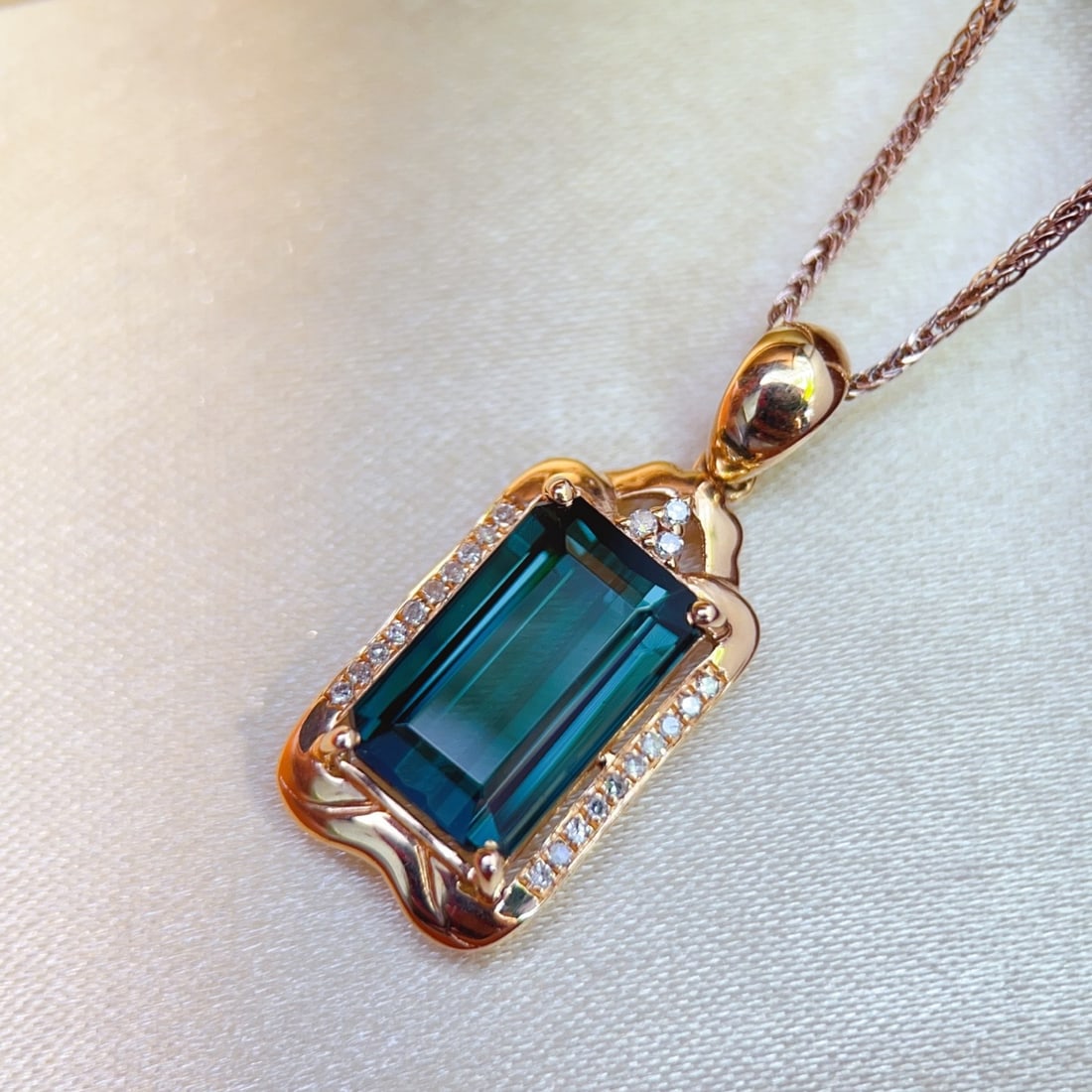 14k Gold 3.47 Ctw Natural Tourmaline & Diamond Pendant( Without Chain ): Ref:231156291 // gold content:14k gold // main gemstone:tourmaline // shape:octagonal // carat weight:3. 4ct // color:bluish green // treatment:natural // // adjacent gemstone 2 : diamond // number