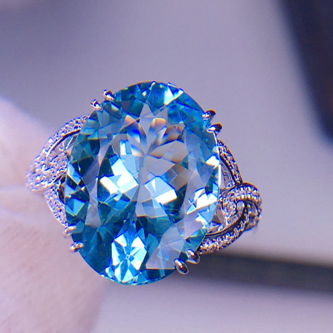 14k Gold 6.1 Ct Natural Aquamarine & Diamond Ring - 4
