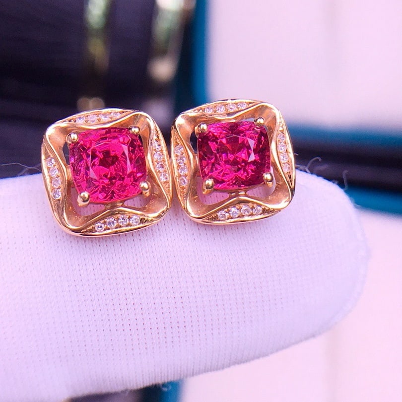 14k Gold 2.1 Ct Natural Spinel & Diamond Earrings - 4