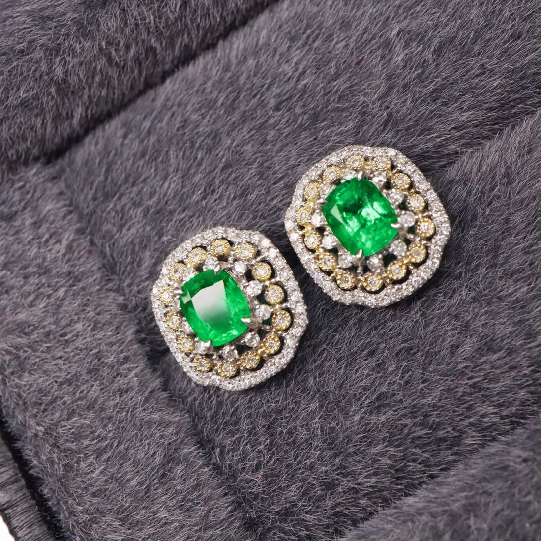 14k Gold 1.65 Ctw Vivid Green Natural Emerald & Diamond Earrings - 3