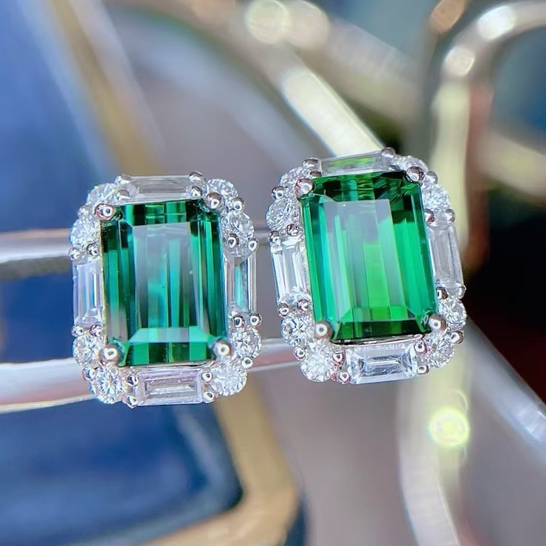 14k Gold 4.32 Ctw Natural Tourmaline & Diamond Earrings: Ref:231156330 // gold content:14k gold // main gemstone:tourmaline // shape:octagonal // carat weight:3. 76ct // color:green // treatment:natural // // adjacent gemstone 2 : diamond // shape:multiple 
