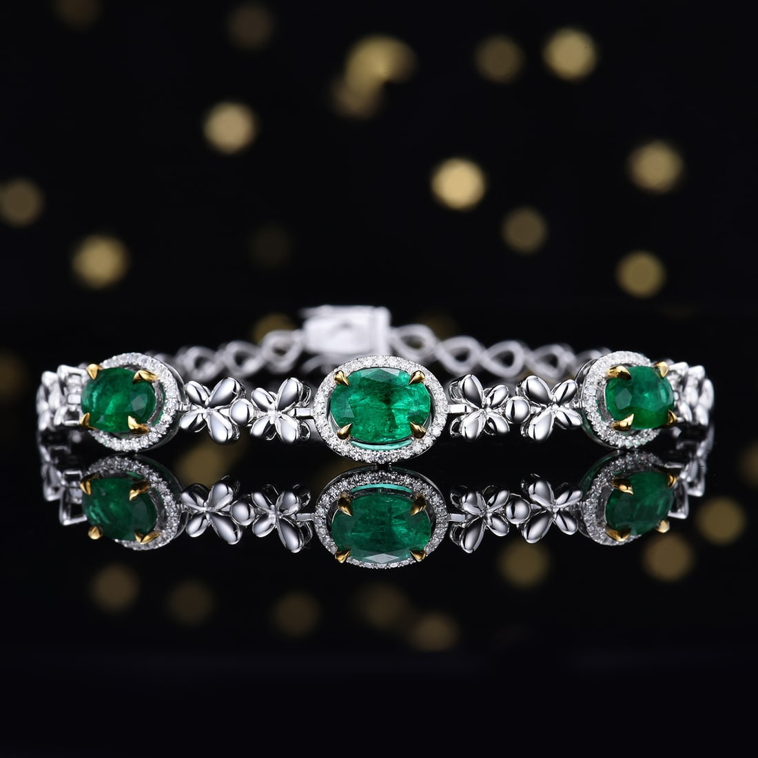 14k Gold 2.69 Ctw Natural Emerald & Diamond Bracelet: Ref:231156332 // gold content:14k gold // main gemstone:emerald // shape:oval // carat weight:2. 49ct // color:green // treatment:natural // // adjacent gemstone 2 : diamond // number of stones:80 // 