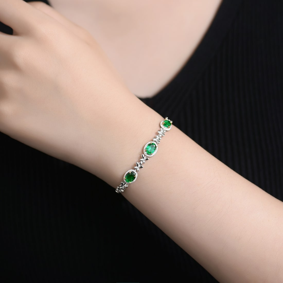 14k Gold 2.69 Ctw Natural Emerald & Diamond Bracelet - 5
