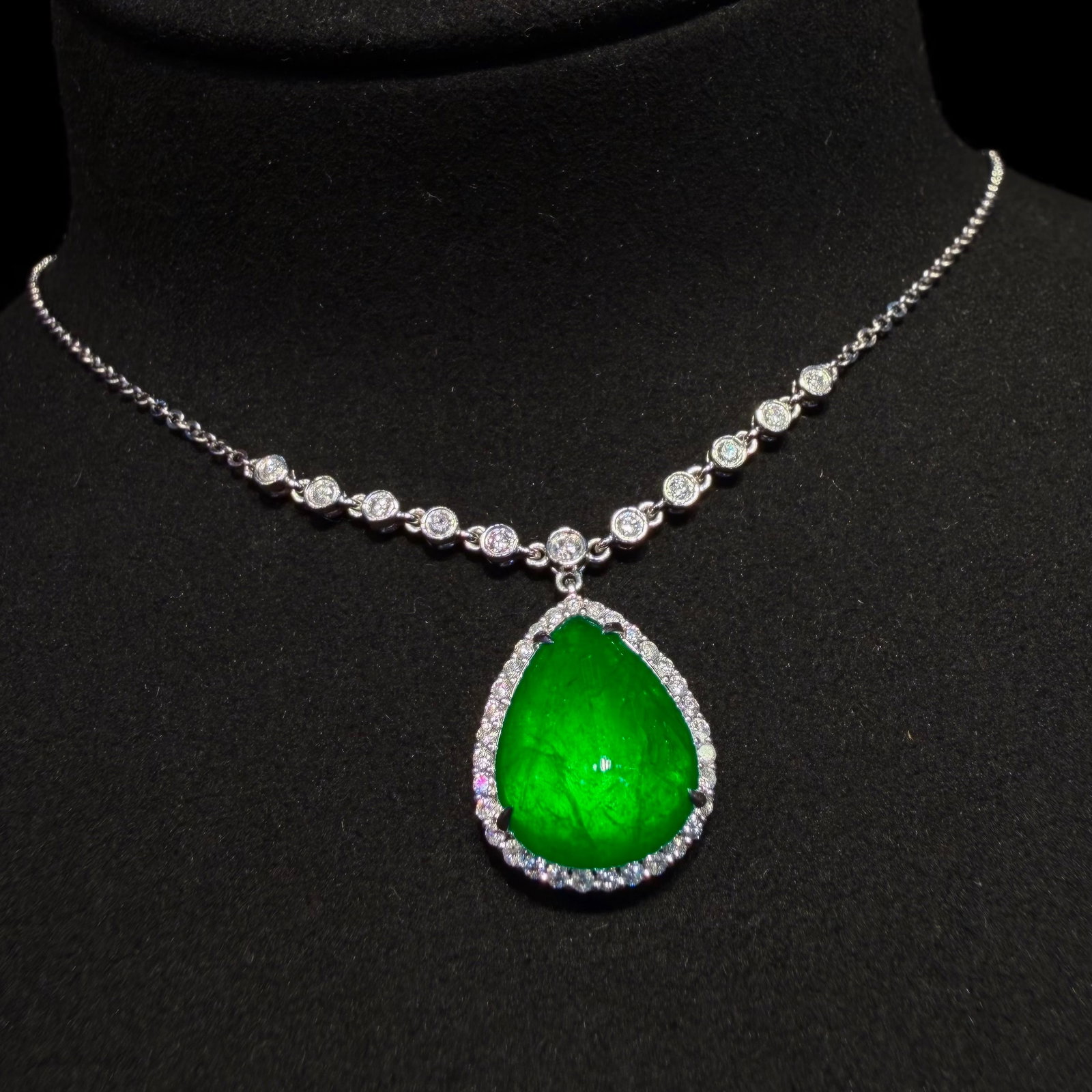 14k Gold 7.39 Ctw Natural Emerald & Diamond Necklace - 2