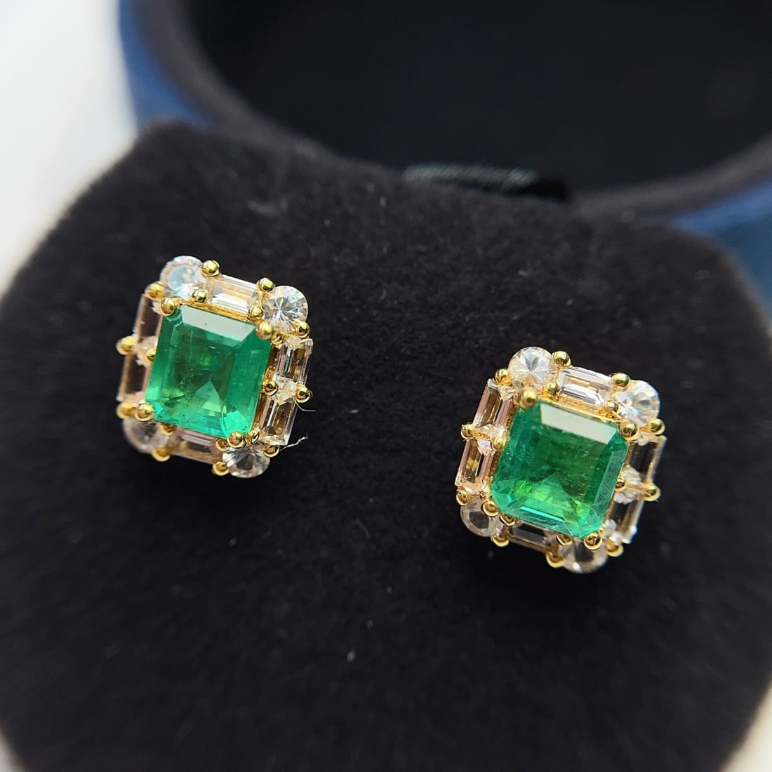 14k Gold 1.65 Ct Natural Emerald & Sapphire Earrings - 2
