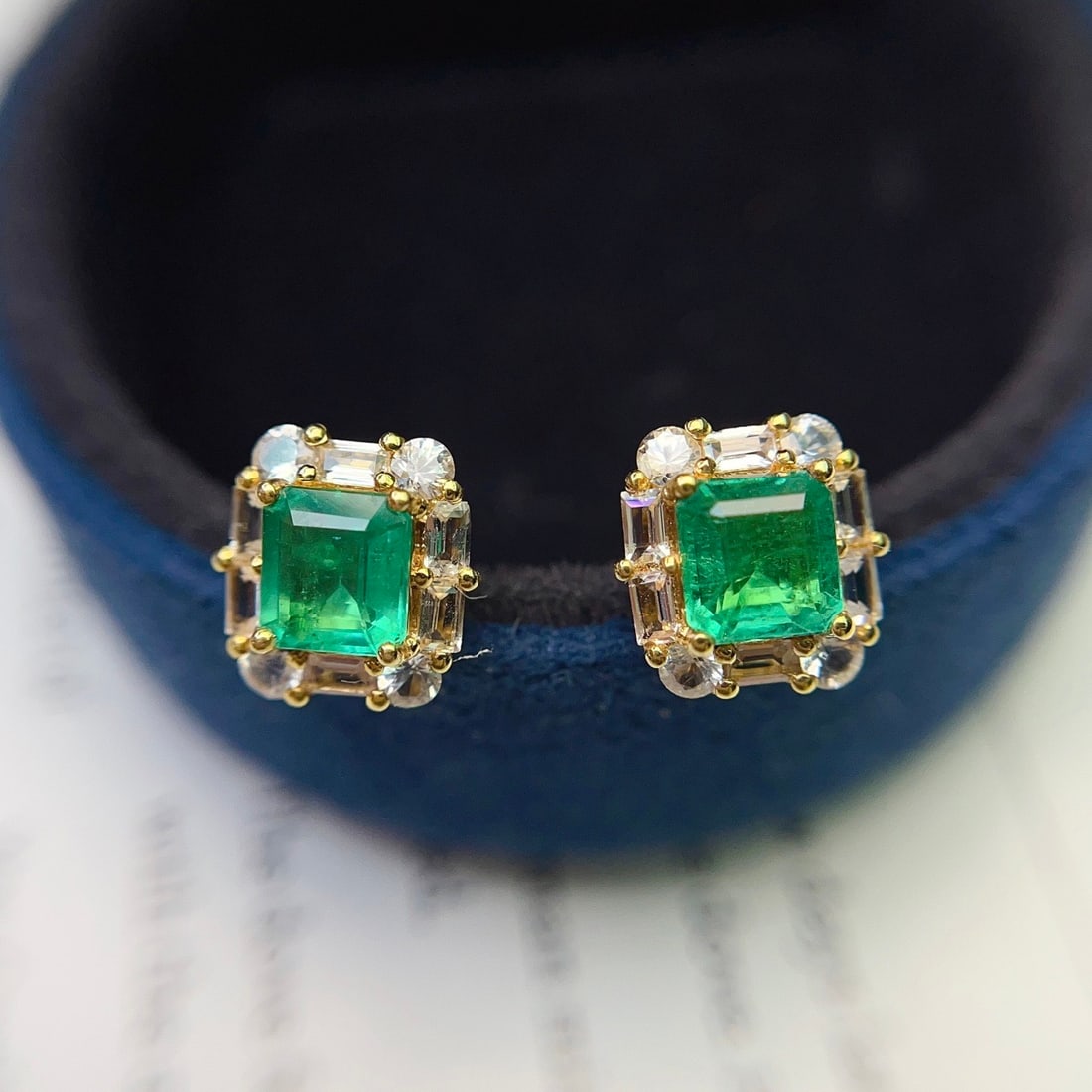 14k Gold 1.65 Ct Natural Emerald & Sapphire Earrings - 3
