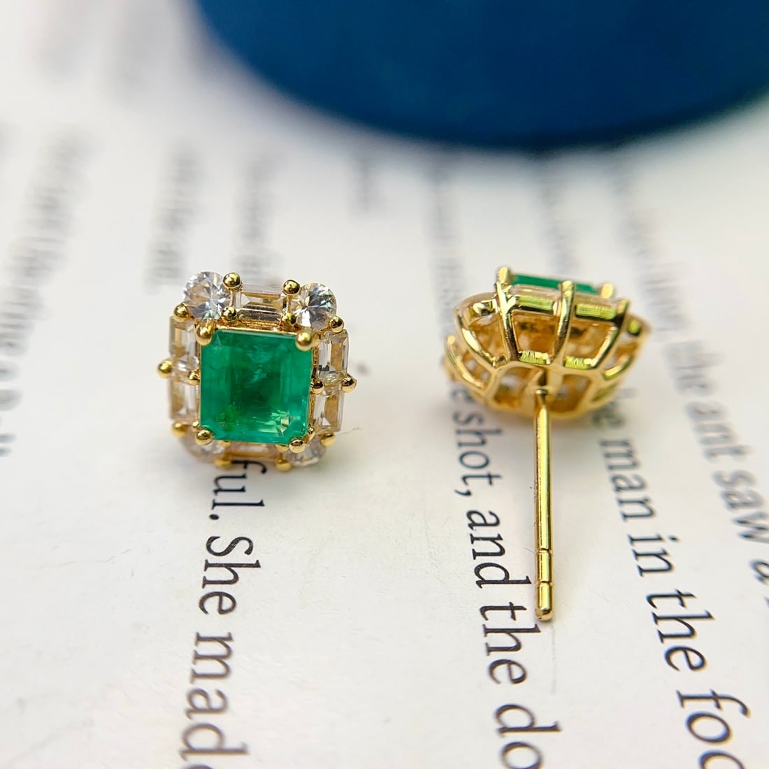 14k Gold 1.65 Ct Natural Emerald & Sapphire Earrings - 4