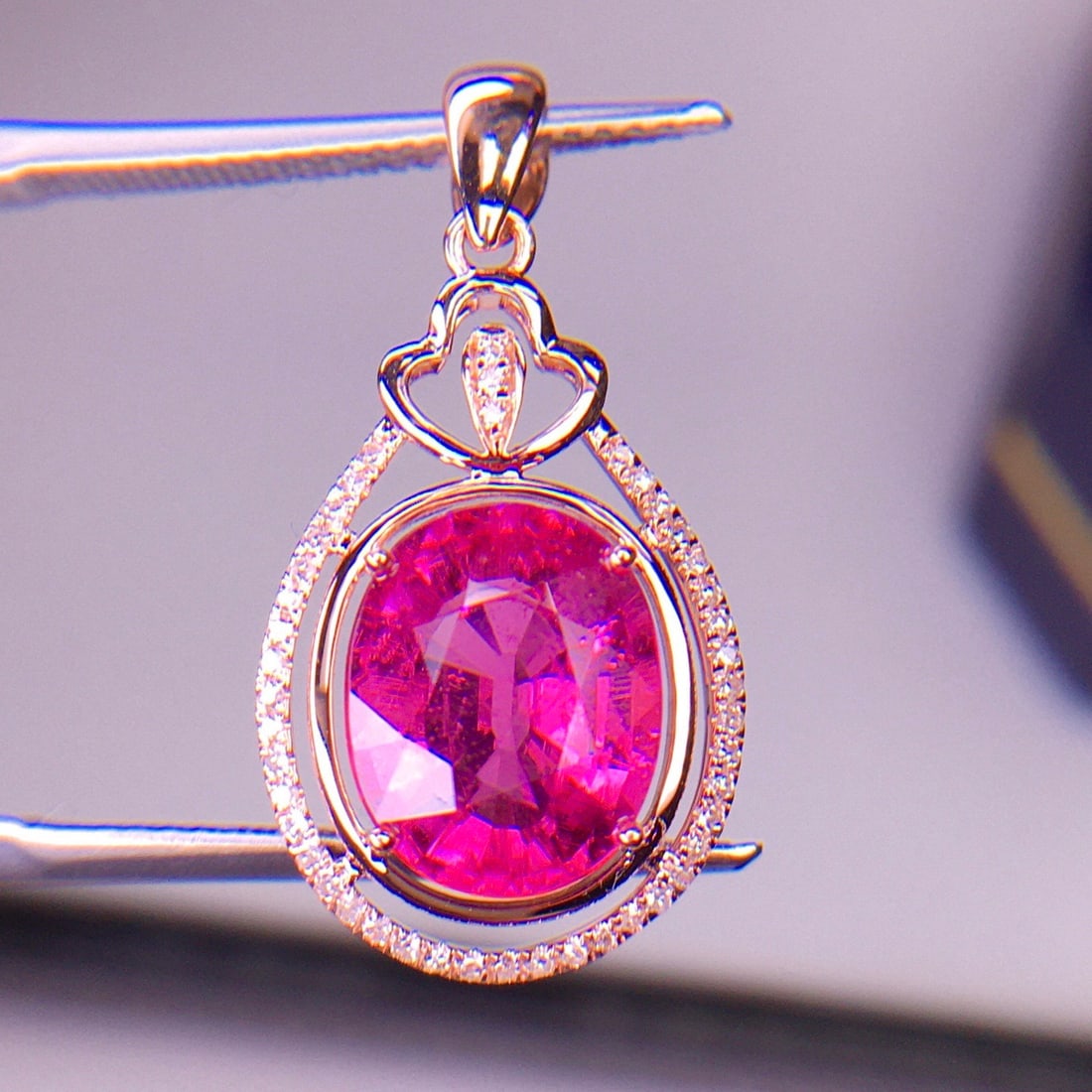 14k Gold 3.62 Ct Natural Tourmaline & Diamond Pendant( Without Chain ): Ref:231156354 // gold content:14k gold // main gemstone:tourmaline // shape:oval // carat weight:3. 62ct // color:red // treatment:natural // // adjacent gemstone 2 : diamond // shape:round //