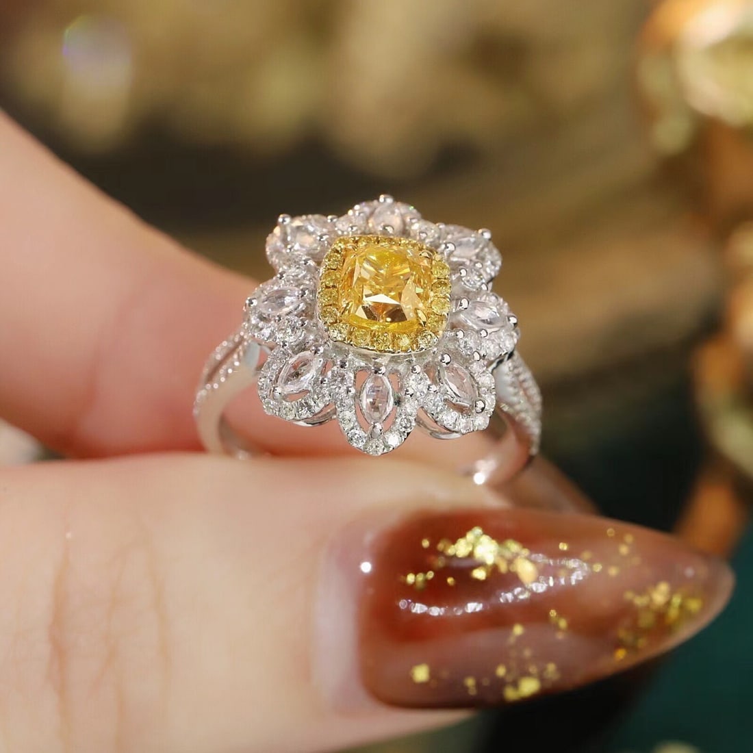 14k Gold 1.56 Ctw Natural Yellow Diamond & Diamond Ring - 4