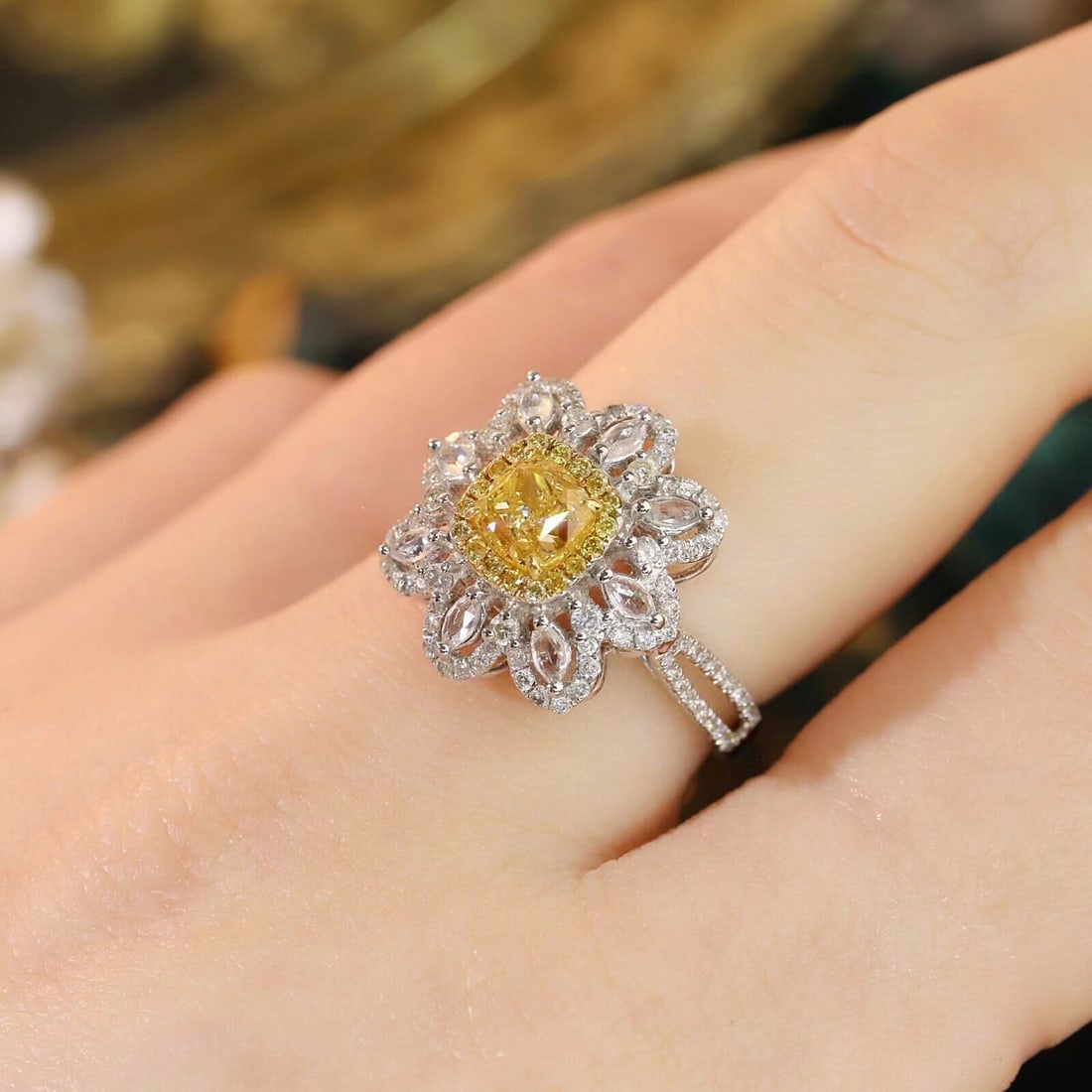 14k Gold 1.56 Ctw Natural Yellow Diamond & Diamond Ring - 6