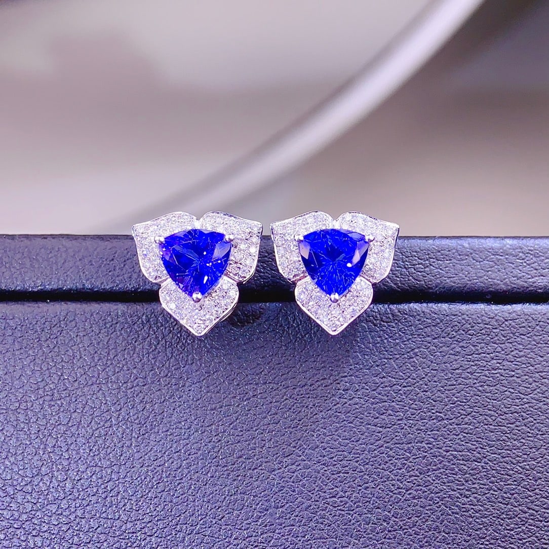 14k Gold 2.18 Ct Natural Tanzanite & Diamond Earrings: Ref:231156384 // gold content:14k gold // main gemstone:tanzanite // shape:triangle // carat weight:2. 18ct // color:blue // treatment:natural // // adjacent gemstone 2 : diamond // shape:round //