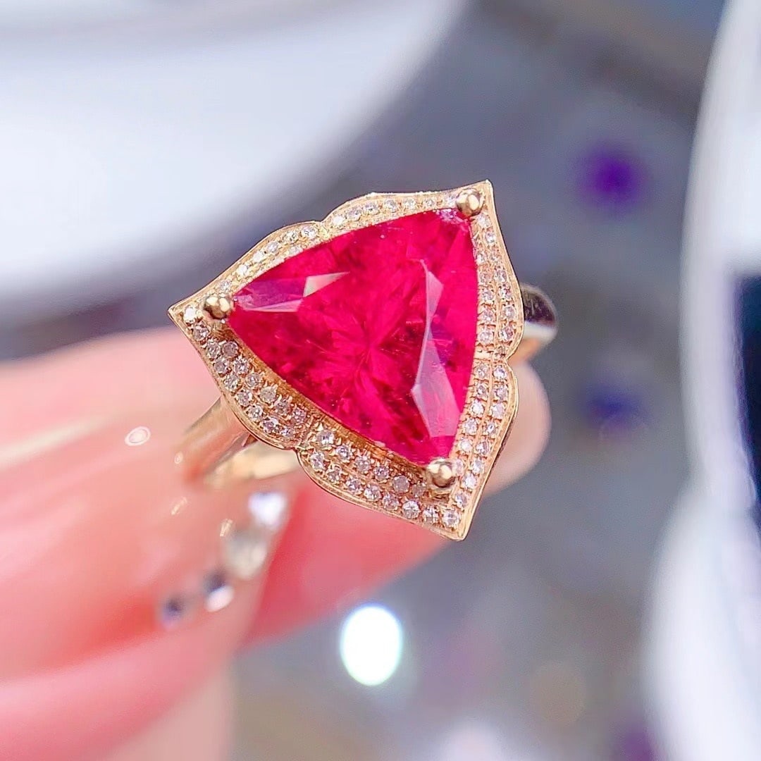 14k Gold 4.5 Ct Natural Tourmaline & Diamond Ring: Ref:231156385 // gold content:14k gold // ring size:7. 25us // // main gemstone:tourmaline // shape:triangle // carat weight:4. 5ct // color:red // treatment:natural // // adjacent gemstone 2 : diamon