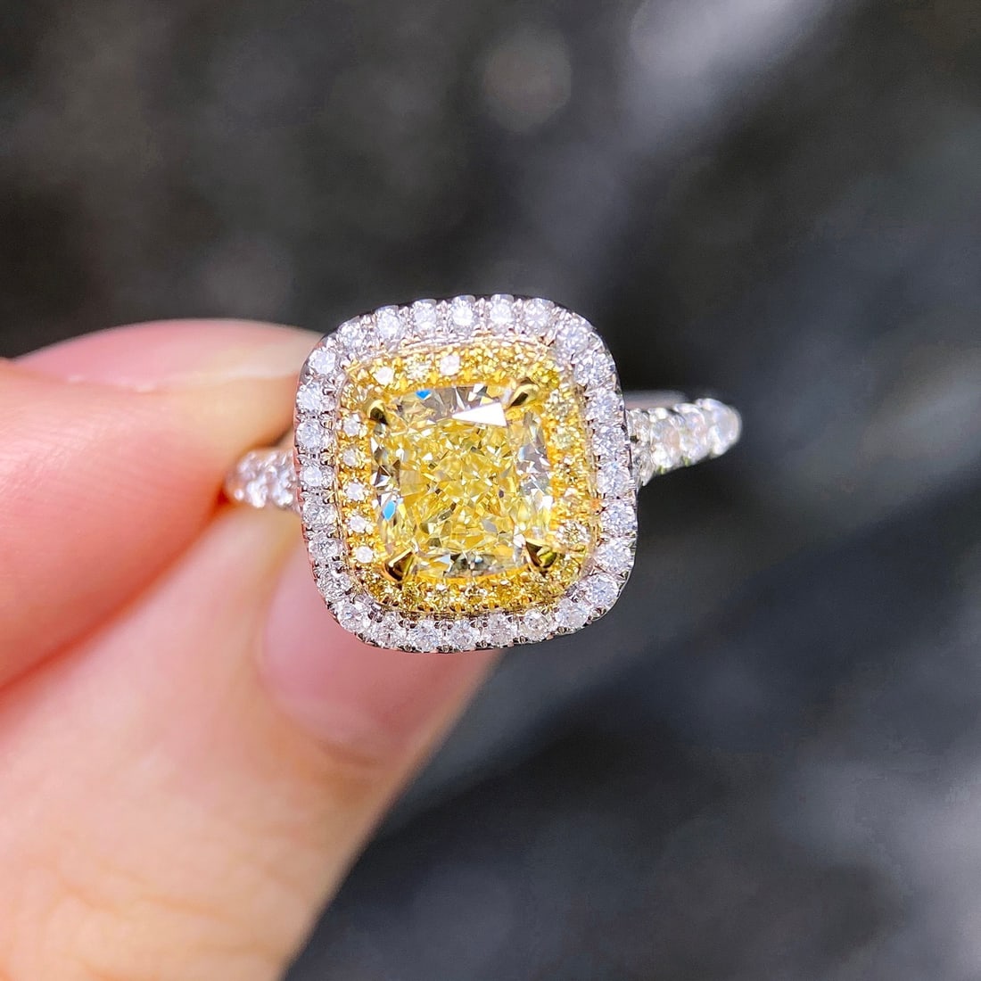 14k Gold 2.06 Ctw Natural Yellow Diamond & Diamond Ring: Ref:231156394 // gold content:14k gold // ring size:7. 25us // // main gemstone:yellow diamond // shape:cushion // carat weight:1. 52ct // color:yellow // treatment:natural // // adjacent gemstone 2 :