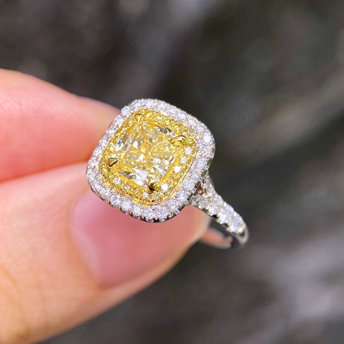 14k Gold 2.06 Ctw Natural Yellow Diamond & Diamond Ring - 3