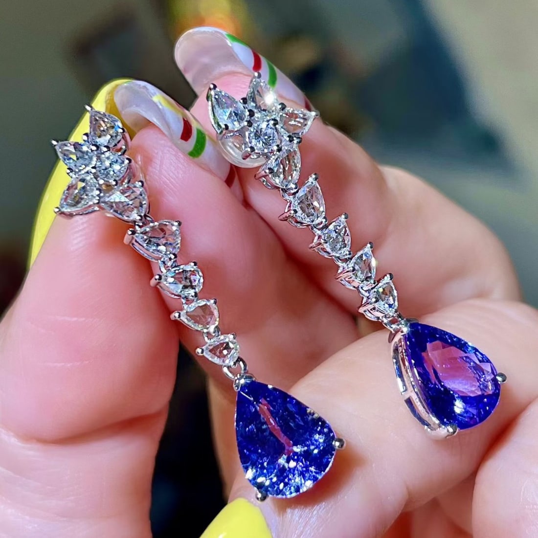 14k Gold 8.0 Ctw Natural Tanzanite & Diamond Earrings - 3