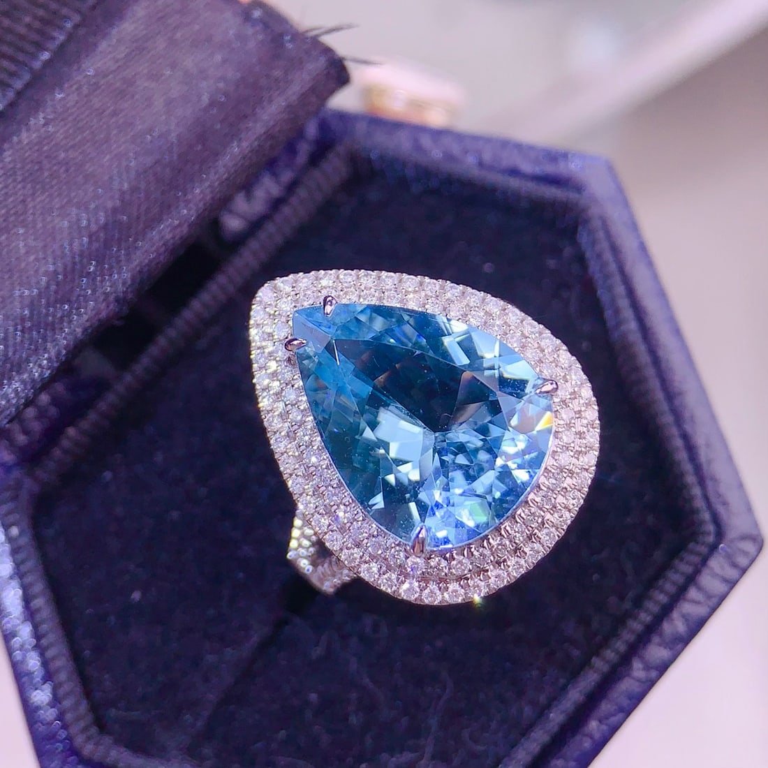 14k Gold 4.6 Ct Natural Aquamarine & Diamond Ring - 2