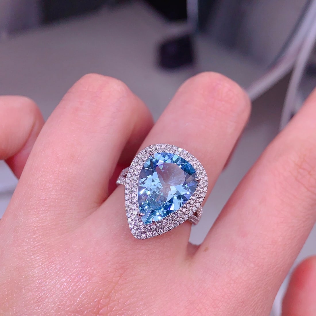 14k Gold 4.6 Ct Natural Aquamarine & Diamond Ring - 4
