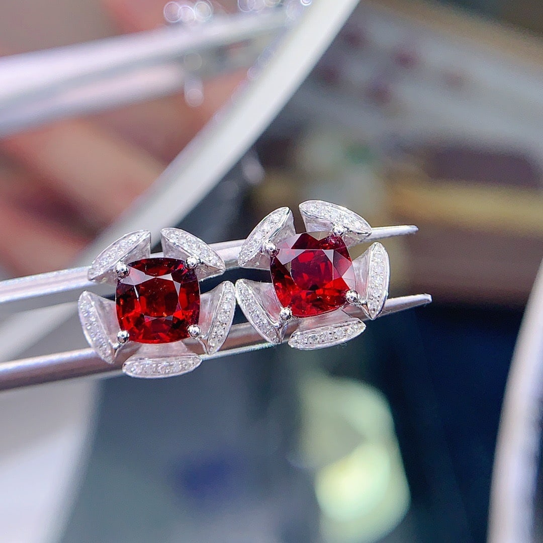 14k Gold 3 Ct Natural Spinel & Diamond Earrings: Ref:231156413 // gold content:14k gold // main gemstone:spinel // shape:cushion // carat weight:3ct // color:red // treatment:natural // // adjacent gemstone 2 : diamond // shape:round // clarity