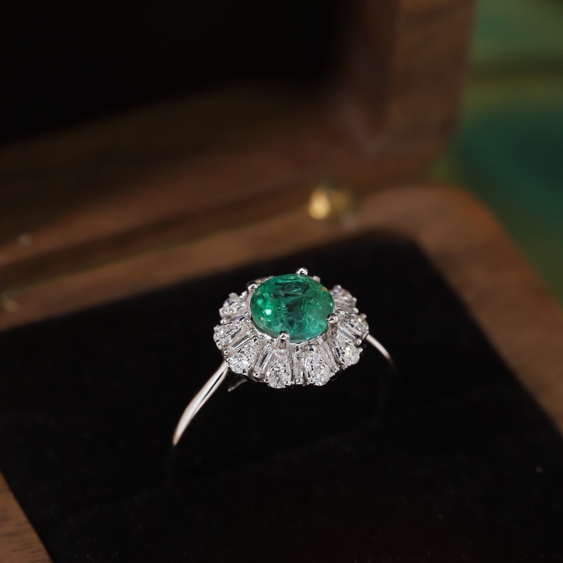 14k Gold 1.29 Ctw Natural Emerald & Diamond Ring - 2