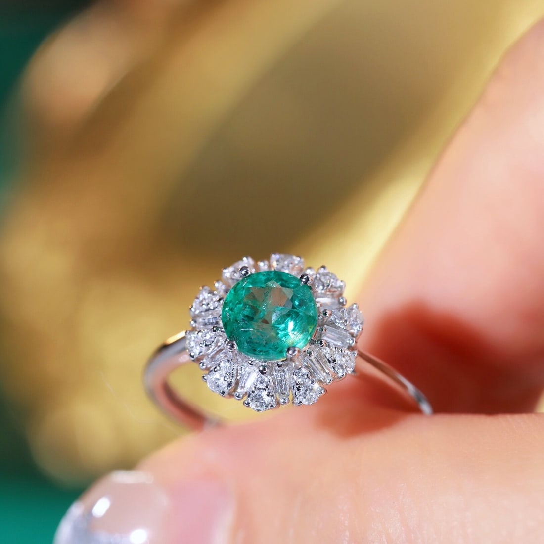 14k Gold 1.29 Ctw Natural Emerald & Diamond Ring - 4