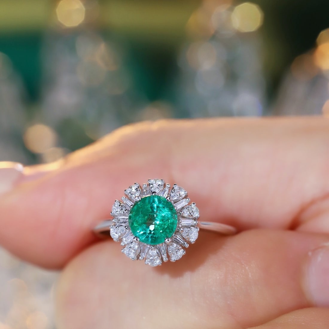 14k Gold 1.29 Ctw Natural Emerald & Diamond Ring - 5