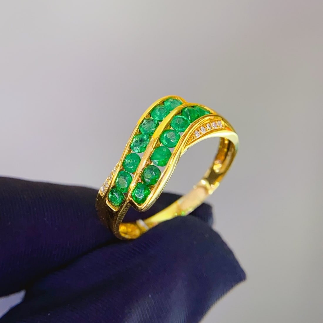 14k Gold 0.9 Ct Natural Emerald & Diamond Ring - 5