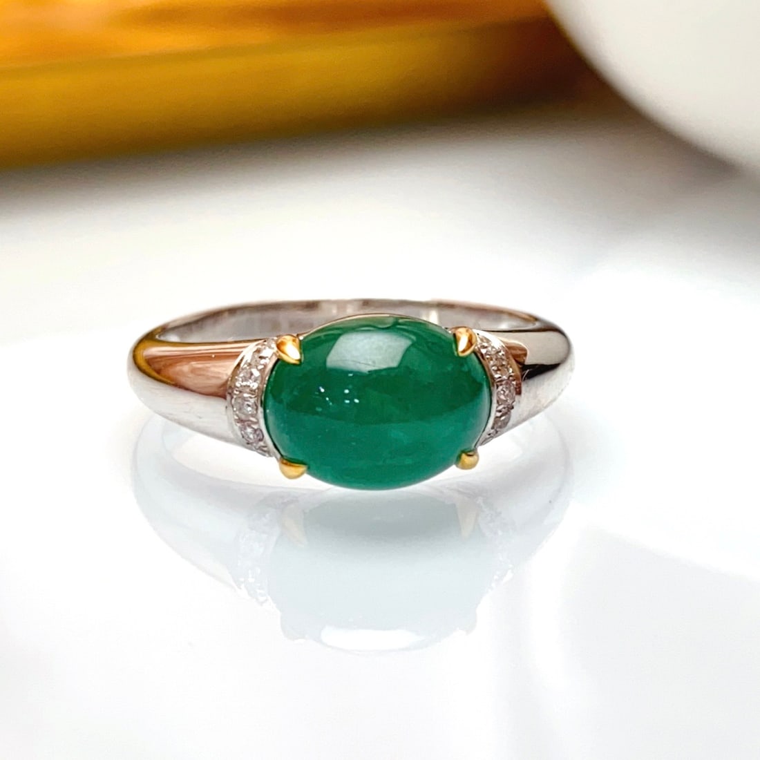 14k Gold 2.60 Ct Natural Emerald & Diamond Ring: Ref:231156422 // gold content:14k gold // ring size:7. 25us // // main gemstone:emerald // shape:oval // carat weight:2. 60ct // color:green // treatment:natural // // adjacent gemstone 2 : diamond //