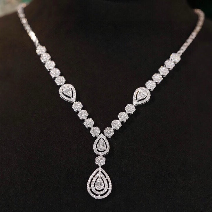 14k Gold 3.9 Ct Natural H Diamond Necklace: Ref:231157009 // gold content:14k gold // main gemstone:diamond // shape:multiple // carat weight:3. 9ct // clarity grade:vs-si // color:h // treatment:natural // Condition: New Low Estimate: