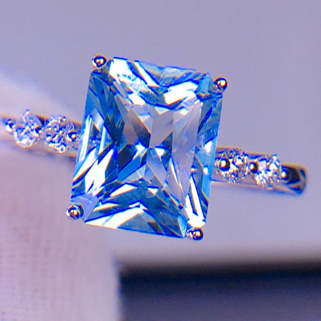 14k Gold 2.6 Ct Natural Aquamarine & Diamond Ring - 2